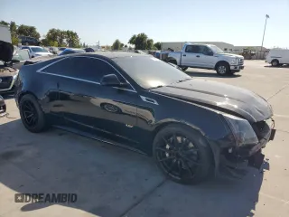 2013 Cadillac CTS-V z VIN 1G6DV1EP1D0102981, wystawiony jako Copart lot #61349404 z przebiegiem 59 386 mil mil oraz Szkody całkowita. Historia ofert i sprzedaży dostępna na DreamBid. Obrazek 4.