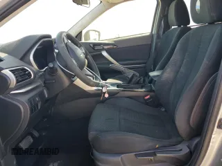 2019 Mitsubishi Eclipse Cross ES z VIN JA4AT3AA5KZ030253, wystawiony jako Copart lot #56925305 z przebiegiem 135 057 mil mil oraz Szkoda całkowita • Salvage title. Historia ofert i sprzedaży dostępna na DreamBid. Obrazek 7.