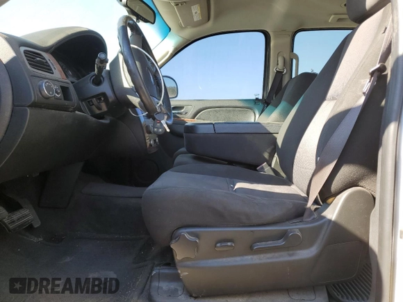 2011 Chevrolet Suburban LS with VIN 1GNSCHE03BR292854, listed as a Copart auction lot 82693424 with 187,104 mi miles and Salvage Title. Bid and sale history available at carsss.com. Image 7.