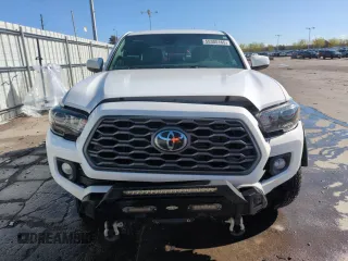 2020 Toyota Tacoma SR5 z VIN 5TFCZ5AN9LX230688, wystawiony jako Copart lot #55305165 z przebiegiem 50 381 mil mil oraz Szkoda całkowita • Salvage title. Historia ofert i sprzedaży dostępna na DreamBid. Obrazek 5.
