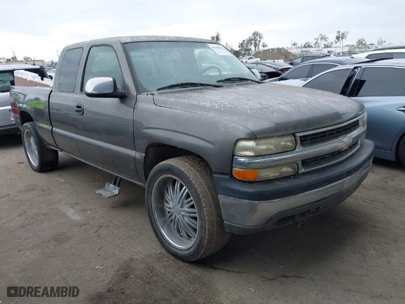 2002 Chevrolet Silverado 1500 LT with VIN 2GCEC19T021260244, listed as a IAAI auction lot 41906707 with 1 mi miles. Bid and sale history available at carsss.com. Image 1.