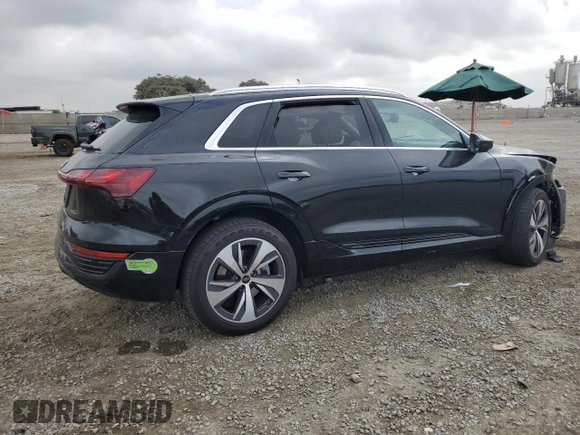 2024 Audi Q8 e-tron Premium Plus z VIN WA15AAGE3RB008258, wystawiony jako Copart lot #78146344 z przebiegiem 12 264 mil mil oraz Szkoda całkowita • Salvage title. Historia ofert i sprzedaży dostępna na DreamBid. Obrazek 3.