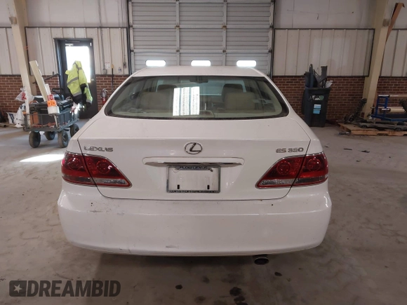 2005 Lexus ES 330 with VIN JTHBA30G955076779, listed as a IAAI auction lot 41622673 with 209,363 mi miles. Bid and sale history available at carsss.com. Image 16.