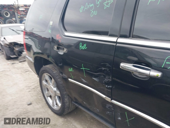 2013 Cadillac Escalade z VIN 1GYS4EEJXDR123523, wystawiony jako IAAI lot #41297183 z przebiegiem 98 248 mil mil oraz . Historia ofert i sprzedaży dostępna na DreamBid. Obrazek 6.