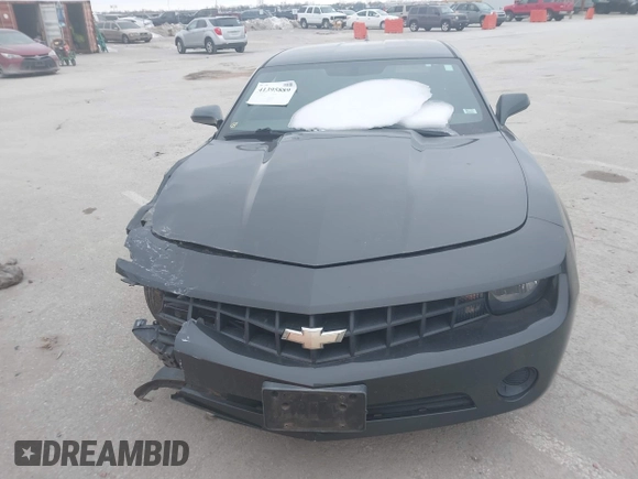 2012 Chevrolet Camaro 2LS z VIN 2G1FA1E34C9163205, wystawiony jako IAAI lot #41395889 z przebiegiem 40 765 mil mil oraz . Historia ofert i sprzedaży dostępna na DreamBid. Obrazek 12.