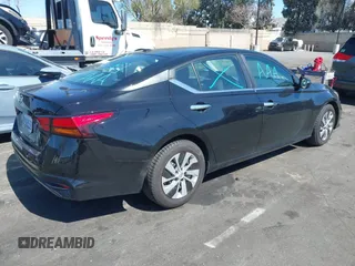2019 Nissan Altima S with VIN 1N4BL4BV5KC233265, listed as a IAAI auction lot 41721250 with 81,040 mi miles and . Bid and sale history available at carsss.com. Image 4.