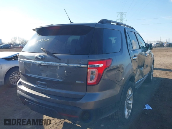 2013 Ford Explorer XLT with VIN 1FM5K8D87DGA83482, listed as a IAAI auction lot 41885560 with 178,831 mi miles and . Bid and sale history available at carsss.com. Image 4.