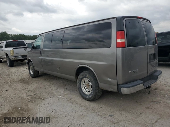2007 Chevrolet Express Passenger with VIN 1GAHG39U771237121, listed as a Copart auction lot 60245775 with 187,005 mi miles and Salvage title. Bid and sale history available at DreamBid. Image 2.
