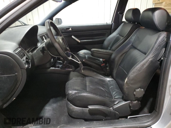 2001 Volkswagen GTI z VIN 9BWPG61J314064540, wystawiony jako Copart lot #57957945 z przebiegiem 130 262 mil mil oraz Szkoda całkowita • Salvage title. Historia ofert i sprzedaży dostępna na DreamBid. Obrazek 7.