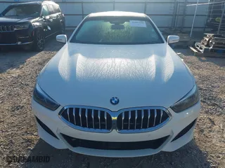 2022 BMW 8 Series 840i with VIN WBAGV2C01NCJ90613, listed as a IAAI auction lot 41997214 with 28,014 mi miles. Bid and sale history available at carsss.com. Image 13.