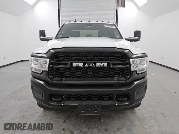 2022 Ram 3500 Tradesman with VIN 3C63RRGL3NG317238, listed as a Copart auction lot 69566814 with 8,558 mi miles and Clean Title. Bid and sale history available at carsss.com. Image 5.