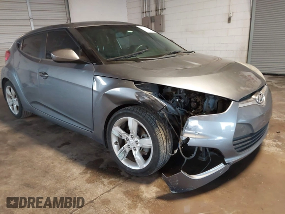 2013 Hyundai Veloster w/Gray Int with VIN KMHTC6AD4DU117924, listed as a IAAI auction lot 41339465 with 156,004 mi miles. Bid and sale history available at carsss.com. Image 6.