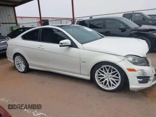 2012 Mercedes-Benz C 250 с VIN WDDGJ4HB0CF848914, выставлен на аукционе IAAI как лот 42360885 с пробегом 171 456 миль миль и . История ставок и продаж доступна на DreamBid. Изображение 14.