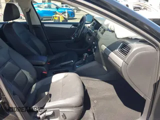 2013 Volkswagen Jetta SE with VIN 3VWDP7AJ8DM350702, listed as a IAAI auction lot 42652788 with 106,655 mi miles and . Bid and sale history available at DreamBid. Image 5.