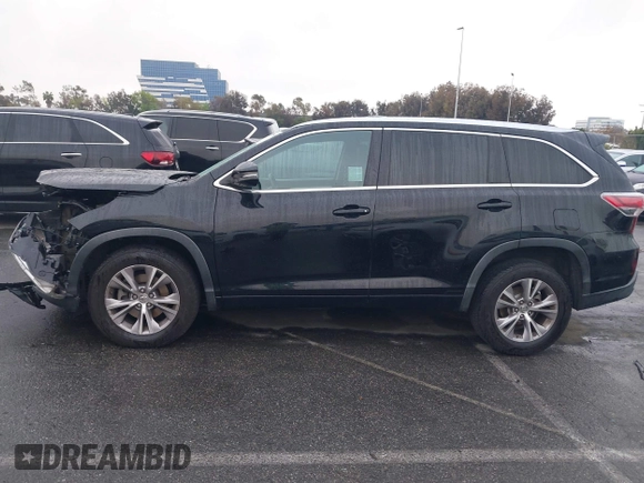 2015 Toyota Highlander XLE z VIN 5TDKKRFHXFS109236, wystawiony jako IAAI lot #41915934 z przebiegiem 102 536 mil mil oraz . Historia ofert i sprzedaży dostępna na DreamBid. Obrazek 15.