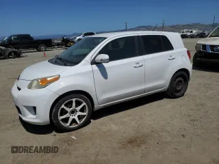 2010 Scion xD z VIN JTKKU4B4XAJ058934, wystawiony jako Copart lot #55812195 z przebiegiem 186 981 mil mil oraz Czysty tytuł • Clean title. Historia ofert i sprzedaży dostępna na DreamBid. Obrazek 1.