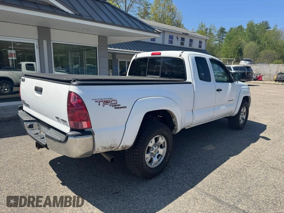 2005 Toyota Tacoma with VIN 5TEUU42N35Z126382, listed as a Copart auction lot 56938225 with 260,634 mi miles and Clean Title. Bid and sale history available at DreamBid. Image 4.