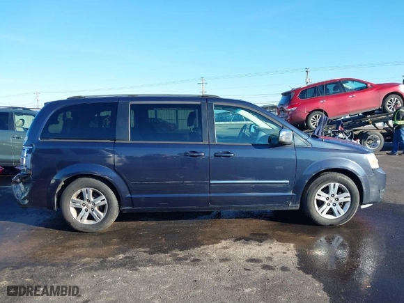 2008 Dodge Grand Caravan SXT with VIN 2D8HN54X68R126584, listed as a IAAI auction lot 41392596 with 272,088 mi miles. Bid and sale history available at carsss.com. Image 13.