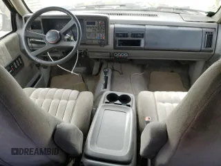 1994 GMC Sierra 1500 z VIN 2GTEK19K7R1531515, wystawiony jako Copart lot #45211685 z przebiegiem 286 840 mil mil oraz Szkoda całkowita • Salvage title. Historia ofert i sprzedaży dostępna na DreamBid. Obrazek 8.