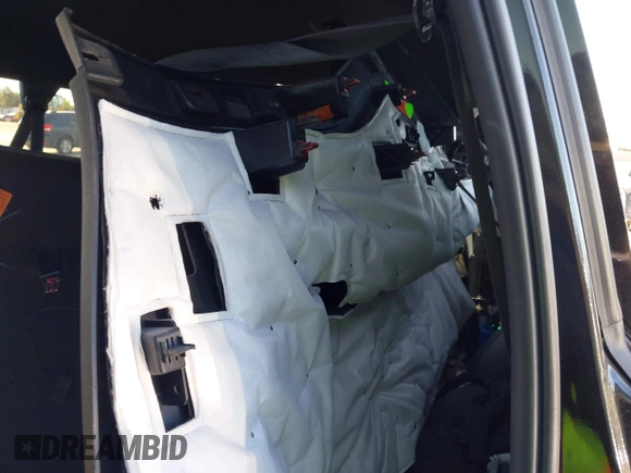 2022 Chevrolet Suburban Premier with VIN 1GNSCFKD9NR159466, listed as a IAAI auction lot 41918002 with 88,005 mi miles and . Bid and sale history available at DreamBid. Image 19.