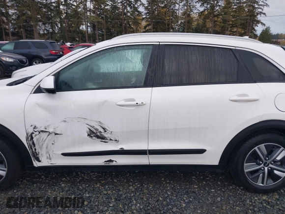 2022 Kia Niro LXS with VIN KNDCB3LC2N5542807, listed as a IAAI auction lot 40733090 with 28,791 mi miles. Bid and sale history available at carsss.com. Image 14.