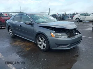 2012 Volkswagen Passat SE z VIN 1VWBP7A34CC010620, wystawiony jako IAAI lot #41812279 z przebiegiem 169 773 mil mil oraz . Historia ofert i sprzedaży dostępna na DreamBid. Obrazek 1.