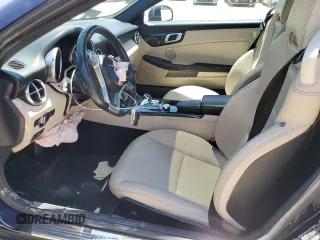 2016 Mercedes-Benz SLK 300 z VIN WDDPK3JA8GF122653, wystawiony jako Copart lot #54557764 z przebiegiem Nie podano mil oraz . Historia ofert i sprzedaży dostępna na DreamBid. Obrazek 7.