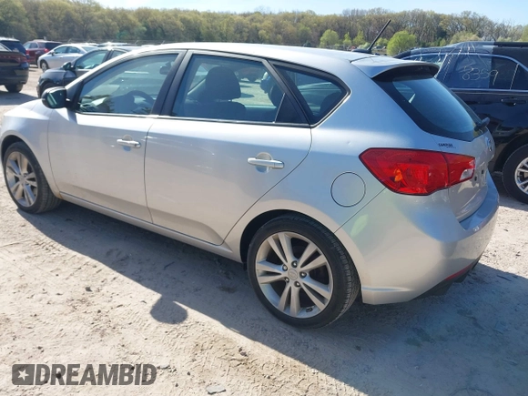 2012 Kia Forte SX с VIN KNAFW5A32C5572660, выставлен на аукционе IAAI как лот 42227655 с пробегом 92 467 миль миль и . История ставок и продаж доступна на DreamBid. Изображение 3.