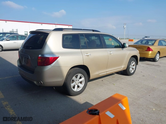 2008 Toyota Highlander with VIN JTEES41A482068313, listed as a IAAI auction lot 41973917 with 262,396 mi miles. Bid and sale history available at carsss.com. Image 4.