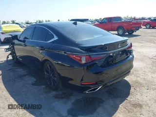 2022 Lexus ES 350 F Sport z VIN 58AGZ1B14NU132568, wystawiony jako IAAI lot #41986467 z przebiegiem 28 714 mil mil oraz . Historia ofert i sprzedaży dostępna na DreamBid. Obrazek 3.