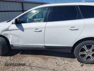 2012 Volvo XC60 3.0L with VIN YV4902DZ5C2250786, listed as a IAAI auction lot 41758295 with 170,725 mi miles. Bid and sale history available at carsss.com. Image 15.