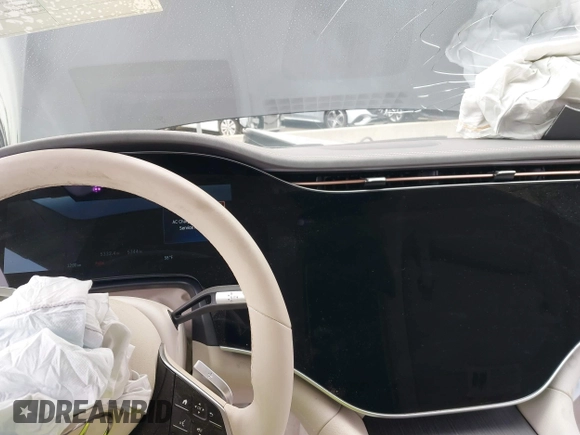 2024 Mercedes-Benz EQS 450 z VIN W1KCG2EB5RA046256, wystawiony jako IAAI lot #41203235 z przebiegiem 5 332 mil mil oraz . Historia ofert i sprzedaży dostępna na DreamBid. Obrazek 19.