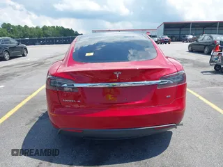 2013 Tesla Model S с VIN 5YJSA1CN9DFP09973, выставлен на аукционе IAAI как лот 42724026 с пробегом 61 546 миль миль и . История ставок и продаж доступна на DreamBid. Изображение 17.