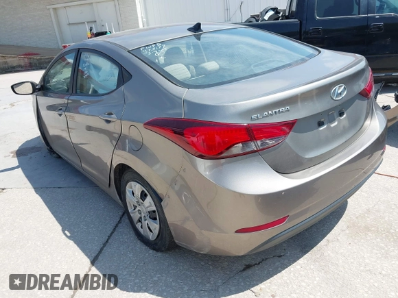 2016 Hyundai Elantra SE z VIN 5NPDH4AE9GH793064, wystawiony jako IAAI lot #42506773 z przebiegiem 112 082 mil mil oraz . Historia ofert i sprzedaży dostępna na DreamBid. Obrazek 3.