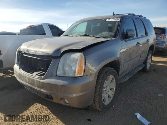 2011 GMC Yukon SLE with VIN 1GKS2AE0XBR381263, listed as a Copart auction lot 86322264 with 124,145 mi miles and Salvage Title. Bid and sale history available at carsss.com. Image 1.
