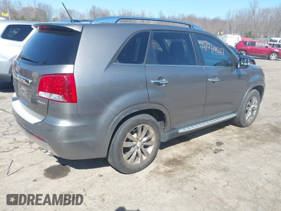 2013 Kia Sorento SX with VIN 5XYKW4A21DG377287, listed as a IAAI auction lot 41744527 with 91,685 mi miles. Bid and sale history available at carsss.com. Image 4.