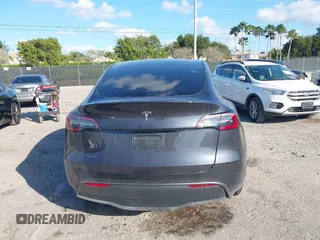 2025 Tesla Model Y Long Range with VIN 7SAYGDED4SF226776, listed as a IAAI auction lot 41514317 with 1,636 mi miles and . Bid and sale history available at DreamBid. Image 17.