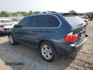 2005 BMW X5 4.4i z VIN 5UXFB53515LV10239, wystawiony jako Copart lot #59972605 z przebiegiem 138 369 mil mil oraz Czysty tytuł • Clean title. Historia ofert i sprzedaży dostępna na DreamBid. Obrazek 2.