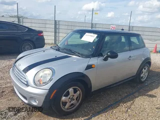 2008 MINI Hardtop with VIN WMWMF33578TU68033, listed as a IAAI auction lot 41939852 with 128,231 mi miles and . Bid and sale history available at DreamBid. Image 2.