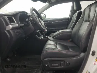 2019 Toyota Highlander SE with VIN 5TDJZRFH3KS975667, listed as a Copart auction lot 62555355 with 40,912 mi miles and Salvage title. Bid and sale history available at DreamBid. Image 7.