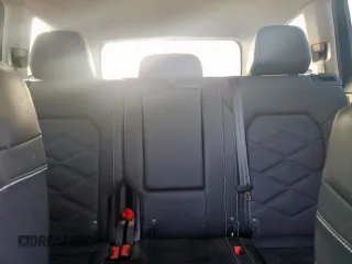 2024 Volkswagen Atlas SE z VIN 1V2WR2CA5RC512850, wystawiony jako Copart lot #61061035 z przebiegiem 15 356 mil mil oraz Czysty tytuł • Clean title. Historia ofert i sprzedaży dostępna na DreamBid. Obrazek 12.