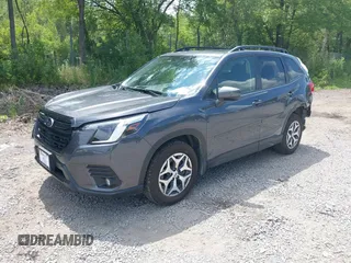 2024 Subaru Forester Premium with VIN JF2SKADC8RH489132, listed as a IAAI auction lot 39957863 with 8,014 mi miles. Bid and sale history available at carsss.com. Image 17.