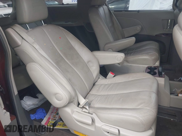 2013 Toyota Sienna XLE with VIN 5TDDK3DC5DS067049, listed as a IAAI auction lot 41650425 with 128,380 mi miles and . Bid and sale history available at DreamBid. Image 8.