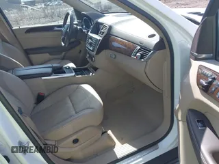 2016 Mercedes-Benz GL with VIN 4JGDF6EE8GA688532, listed as a IAAI auction lot 41875634 with 52,539 mi miles. Bid and sale history available at carsss.com. Image 5.