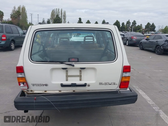 1991 Volvo 240 с VIN YV1AA885XM1897225, выставлен на аукционе IAAI как лот 42018402 с пробегом 158 448 миль миль и . История ставок и продаж доступна на DreamBid. Изображение 16.