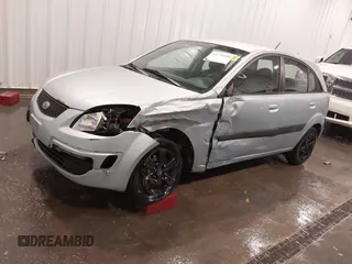 2008 Kia Rio LX with VIN KNADE163186345215, listed as a IAAI auction lot 41776000 with 141,859 mi miles. Bid and sale history available at carsss.com. Image 19.