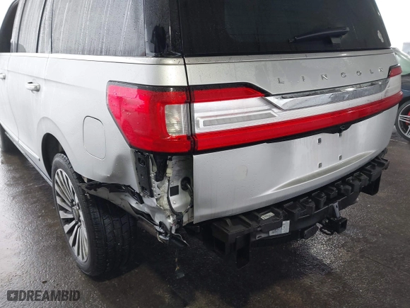2019 Lincoln Navigator Reserve with VIN 5LMJJ2LTXKEL26583, listed as a IAAI auction lot 41448025 with 80,659 mi miles. Bid and sale history available at carsss.com. Image 19.
