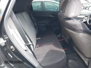 2011 Toyota Matrix z VIN 2T1KU4EEXBC677963, wystawiony jako IAAI lot #42128350 z przebiegiem 38 590 mil mil oraz . Historia ofert i sprzedaży dostępna na DreamBid. Obrazek 8.