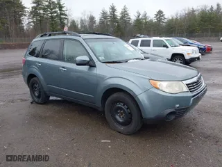 2010 Subaru Forester 2.5X Premium with VIN JF2SH6CC9AH751130, listed as a IAAI auction lot 41964133 with 180,461 mi miles. Bid and sale history available at carsss.com. Image 1.