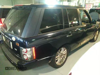 2010 Land Rover Range Rover HSE z VIN SALME1D4XAA310537, wystawiony jako IAAI lot #42427151 z przebiegiem 180 801 mil mil oraz . Historia ofert i sprzedaży dostępna na DreamBid. Obrazek 4.